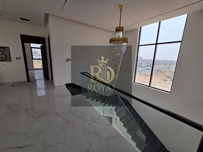 سعر استثنائي || فيلا مستقلة بـ 5 غرف نوم || تصميم عصري || تصميم داخلي واسع || قريبة من طريق مليحة || موقع متميز