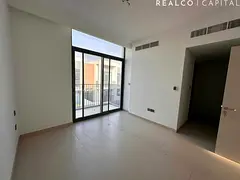 Stunning 3 Bedroom Townhouse+ Maid Room