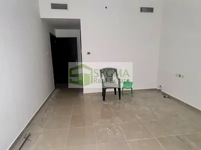 Amazing Lake View | High Floor | Vacant