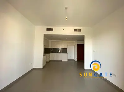 Boulevard Views, Low floor, Vacant