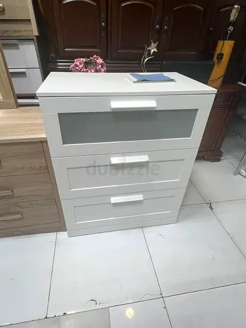 White 3-Drawer Chest with Glass Front Detail