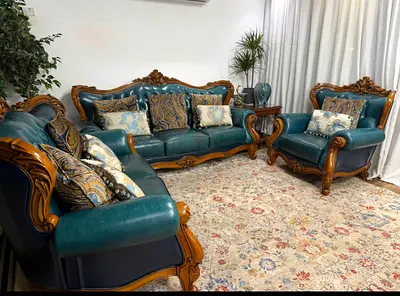 6 Leather sofa good condition