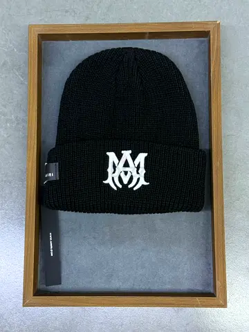 Amiri hat