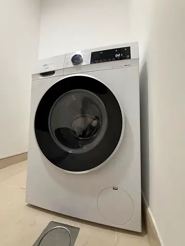 Siemens IQ300 9KG Front-load washing machine - good working condition