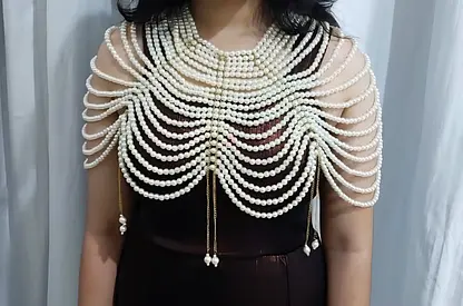 Pearl capelet