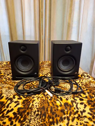 PreSonus Eris E5 Pair 2-Way 5.25” Near Field Studio Monitors