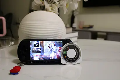 Sony PSP e1000 with UMD (Modded)