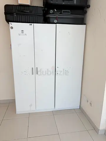 White 3 door ikea wardrobe Good Condition