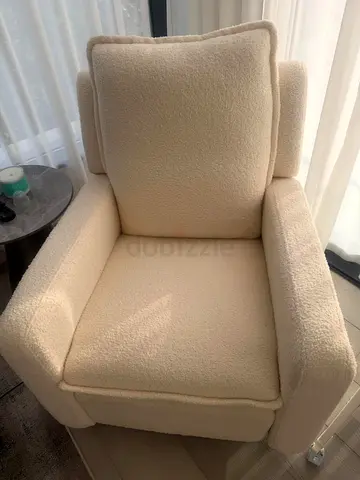 Electric Recliner Armchair – Bouclé Fabric – Cream / Off White