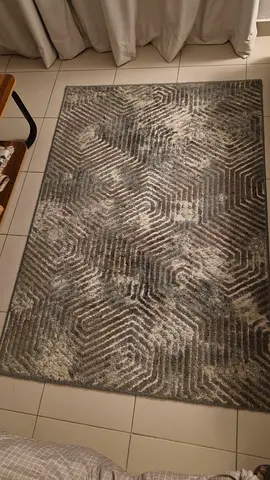 Move out sale! Rug for 70 aed