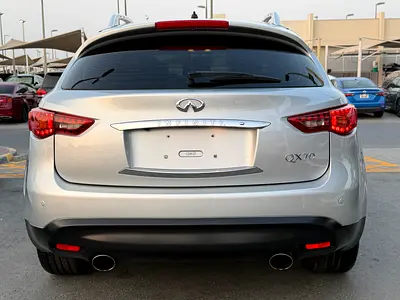 2014 Infiniti QX70 photo 3