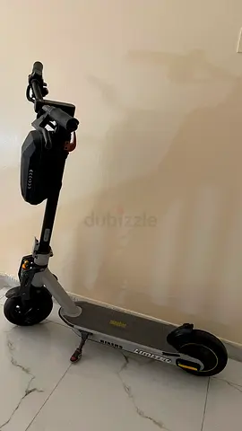 Electric kick scooter — adult commuter, good condition