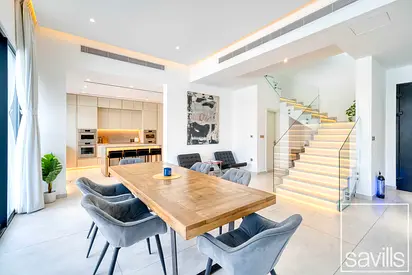 Fully Upgraded | Vacant | Beach Access