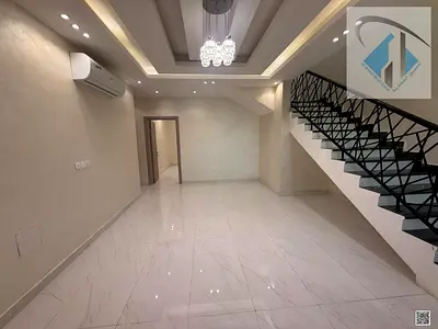 فيلا بسعر لقطه تشطيب ممتاز مساحات واسعه