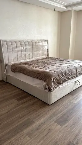 Modern Tufted King Size Bed with Fabric Headboard