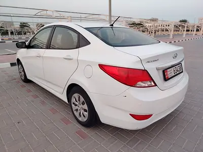 2015 Hyundai ACCENT — миниатюра 15