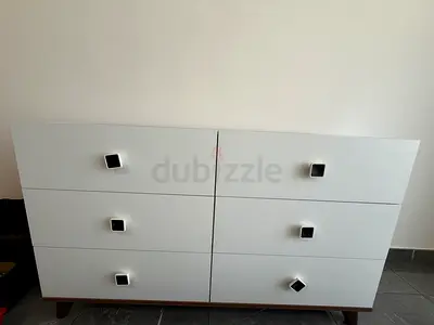 50 AED Modern White 6-Drawer Dresser with Square Knobs