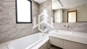 Spacious 5BR Villa | Pool & Garden View | Vacant