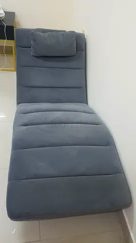 Grey velvet chaise lounge / daybed - single seat, good condition
