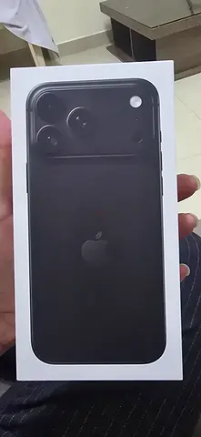 Brand new sealed iPhone 18 pro max (black) in box