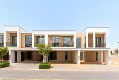 Single Row | Opposite Pool | Large Garden