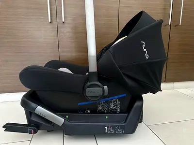 Brand new Nuna PIPA lite Car Seat with Isofix Base