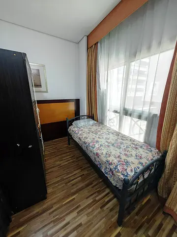 Shared room available at Al barsha 1 for single female near mall of emirates