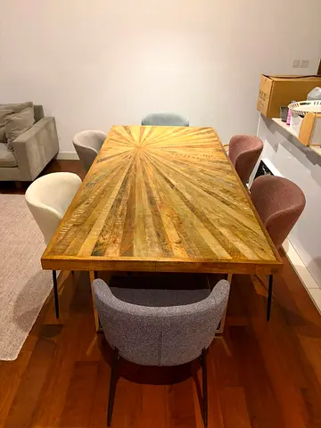 Beautiful Dining Table with 6 Chairs