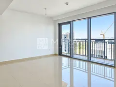 Well Maintained I High Floor I Closed Kitchen