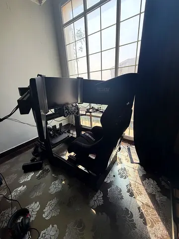 Full High end Moza Simracing Setup including PC (r25, mbooster, 9070xt, gt seat, ks pro)