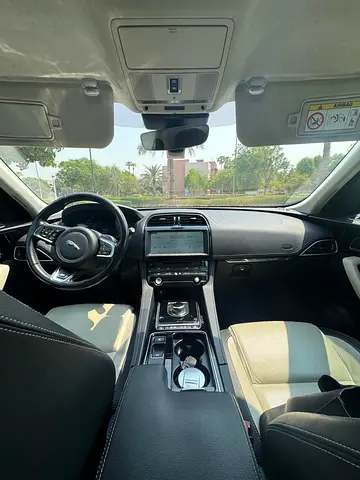 2019 Jaguar F-PACE — миниатюра 17