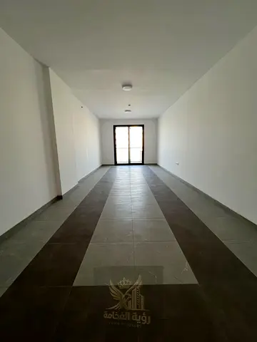 Brand new master bedroom two balconies three bathrooms near University City and Dubai exit