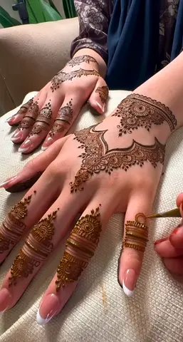 Henna service