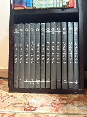 Set of Compton's Encyclopedia Volumes 2001 Edition (1-26) - Hardcover Reference Collection