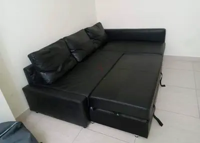 Black Faux Leather L-Shaped Pull-Out Sofa Bed