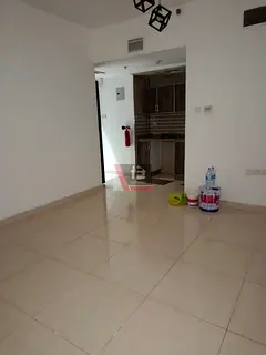 Brand new building//seprate kitchen studio//big size room//out side free parking