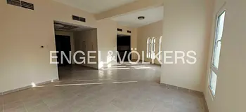 Spacious | Laundry | Multiple options