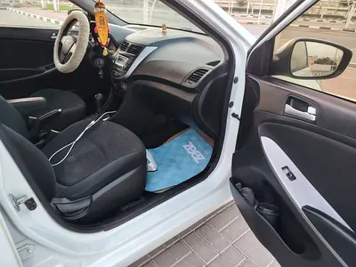 2015 Hyundai ACCENT — миниатюра 12