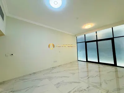 شقة مشرقة بغرفتي نوم | الإقامة الترحيبية في أرجان | إطلالة على الشرفة والفناء
