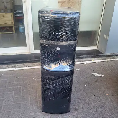 Bottom load water dispenser