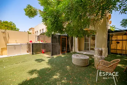 2 Beds | Extended | Fully Upgraded | Vacant