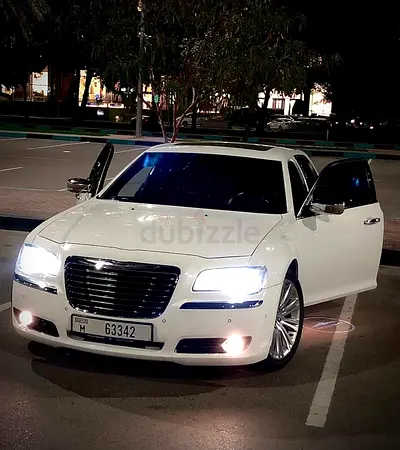 2014 Chrysler 300C HEMI - GCC Specs - Luxury V8 Sedan