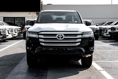 Toyota Land Cruiser GXR 3.5 TT basic with sunroof 2026 GCC Specs