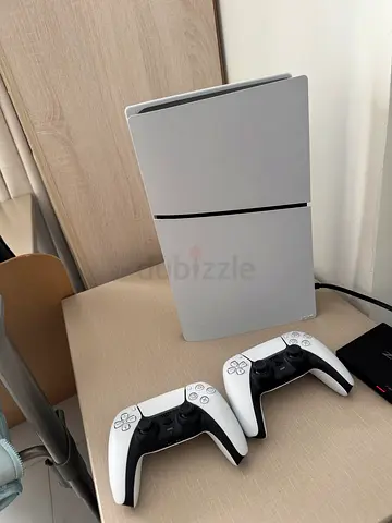 PlayStation 5 Slim Digital DualSense international version + 2 controllers