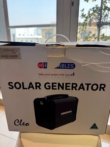 Portable power station / inverter with multiple AC outlets