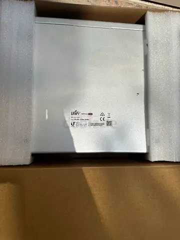Unifi switch 8