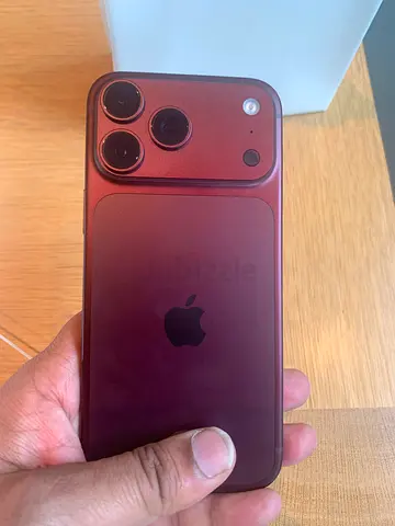 I phone 18 pro 256 BURGUNDY