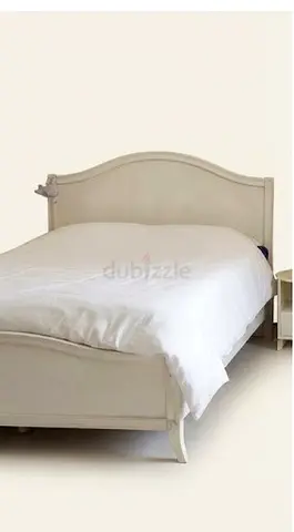 Bed with Mattress in Great Condition - Clean & Comfortable