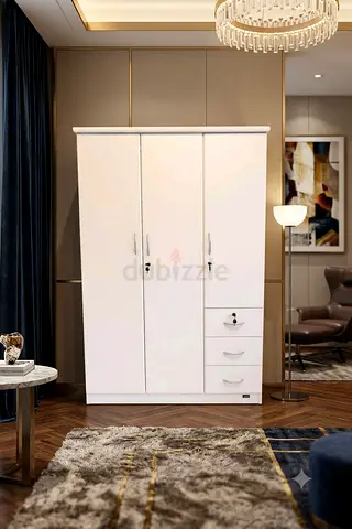 Brand new 3door wardrobe with out mirror