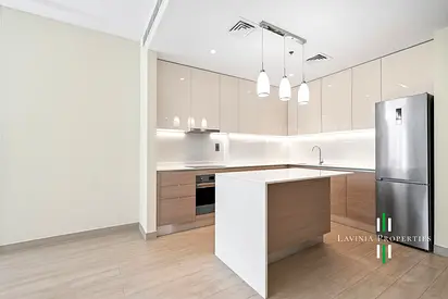 SPACIOUS LIVING AREA | OPEN VIEW | VACANT
